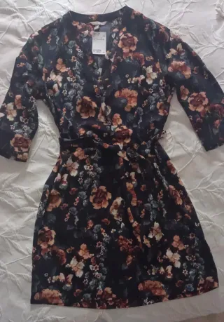 Vestido H&M floral negro talla 44