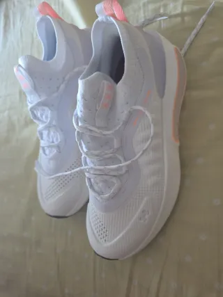 Deportivas Under Armour flexibles y transpirables