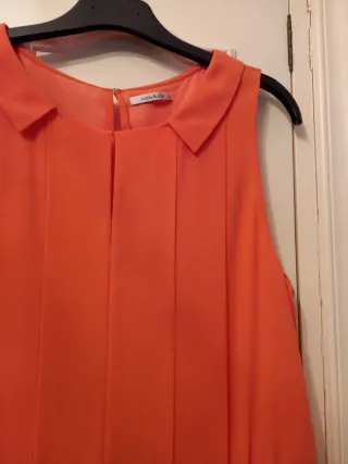 Vestido naranja con cuello Peter Pan