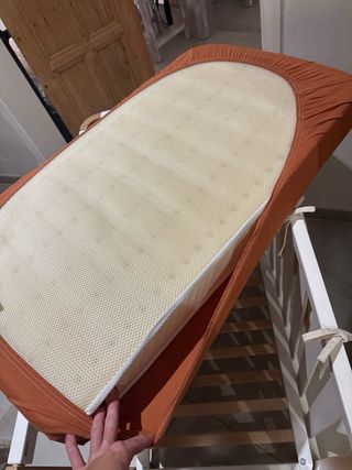 Mini Cuna con Ruedas y Bolsillos