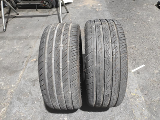 juego de 2 neumáticos 235/45R17, año 2023.