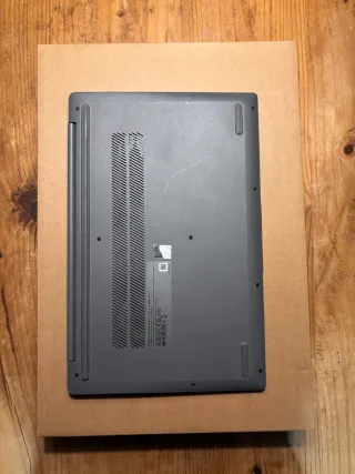 Portátil Lenovo IdeaPad Slim 3 Gris