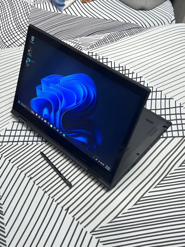 Lenovo ThinkPad X1 Yoga Gen 8 táctil i5 8GB 238GB