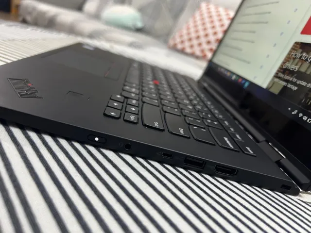 Lenovo ThinkPad X1 Yoga Gen 8 táctil i5 8GB 238GB