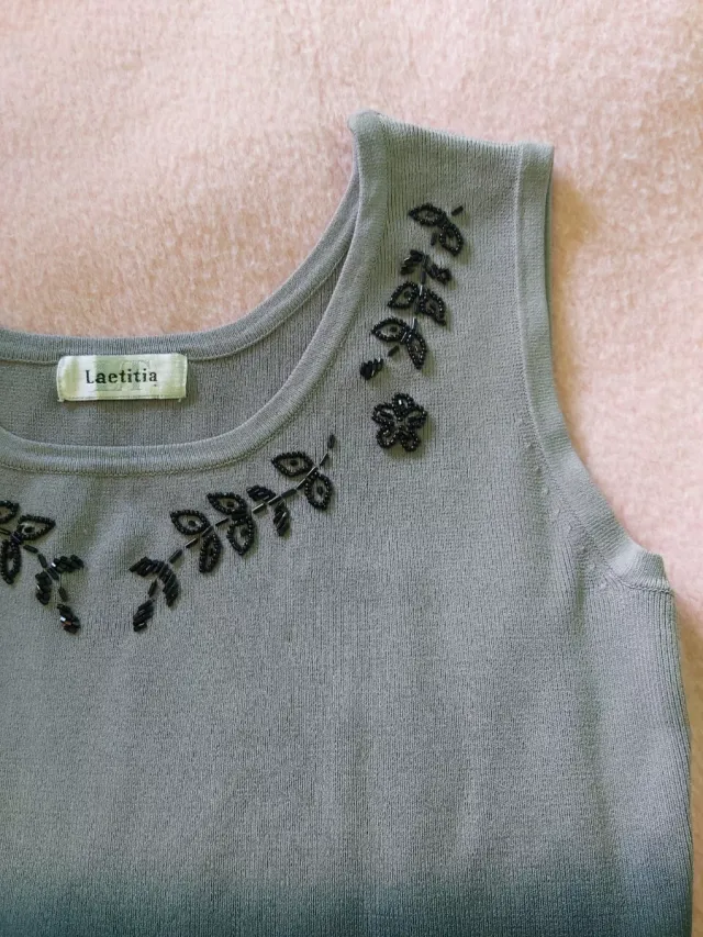 Blusa Laetitia con bordado de pedrería