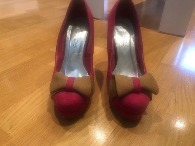 Tacones rojos y marrones talla 38