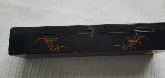 Caja antigua pintada para abanico