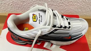 Nike Air Max Plus TN Gris Naranja Blanco