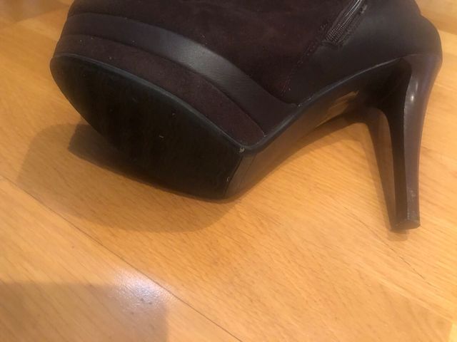 Botas de tacón altas con cadena