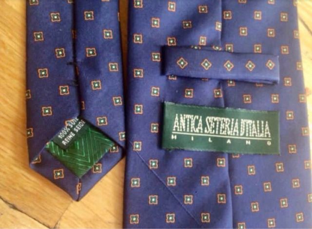 Corbata de seda italiana azul con estampado