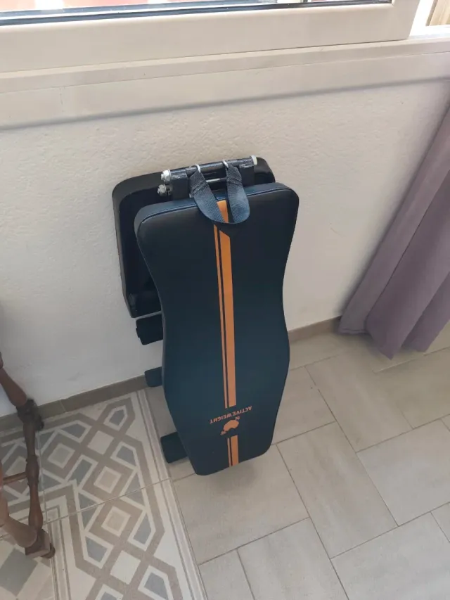 Banco musculación plegable y ajustable.