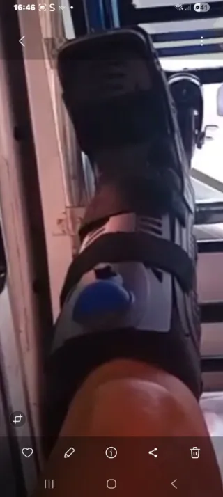 Bota Walker Talla M (39-42)