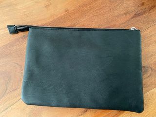 Cartera de mano con palmeras