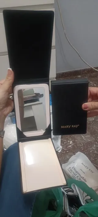 Espejo Mary Kay Negro