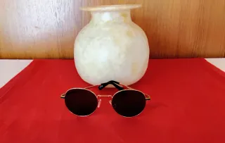 Gafas de sol Hawkers negras y doradas