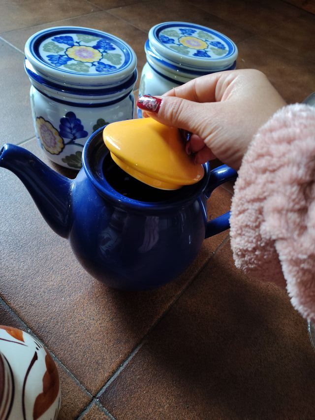 Jarrón de porcelana con tapa de todo en lote 11