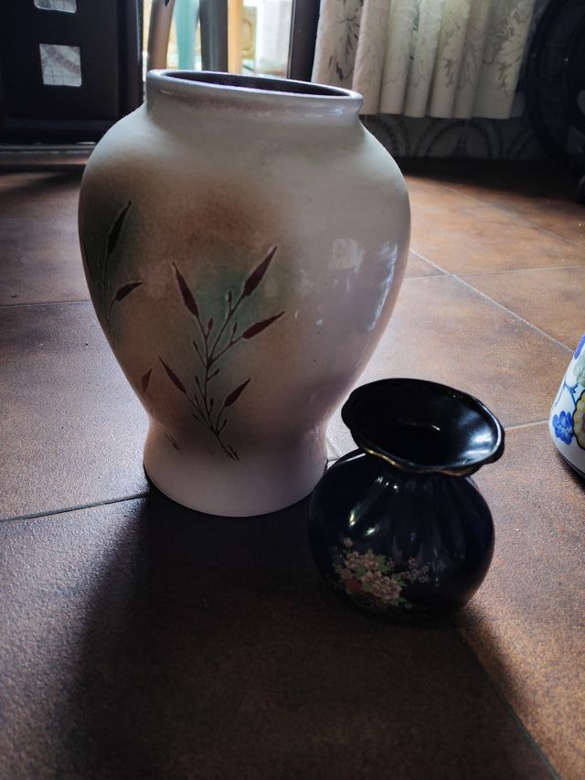 Jarrón de porcelana con tapa de todo en lote 11