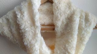 Bufanda tipo cuello, tejido relieve beige