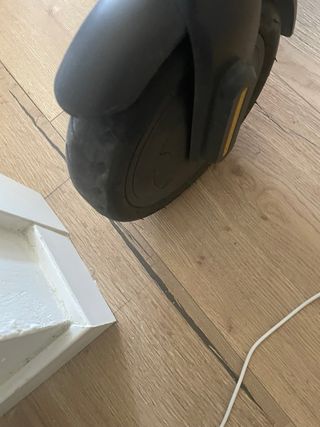 Due monopattini elettrici Xiaomi da riparare