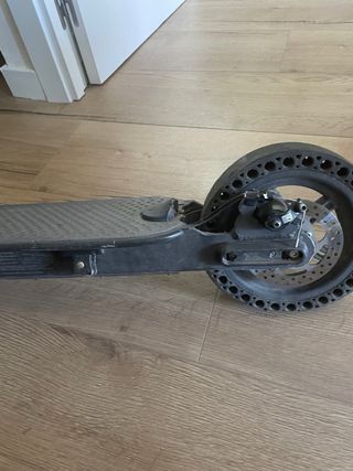 Due monopattini elettrici Xiaomi da riparare