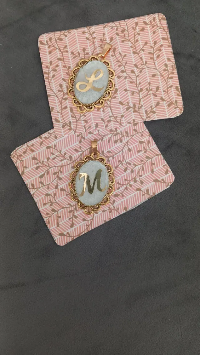 Pack 2 camafeos dorados L y M