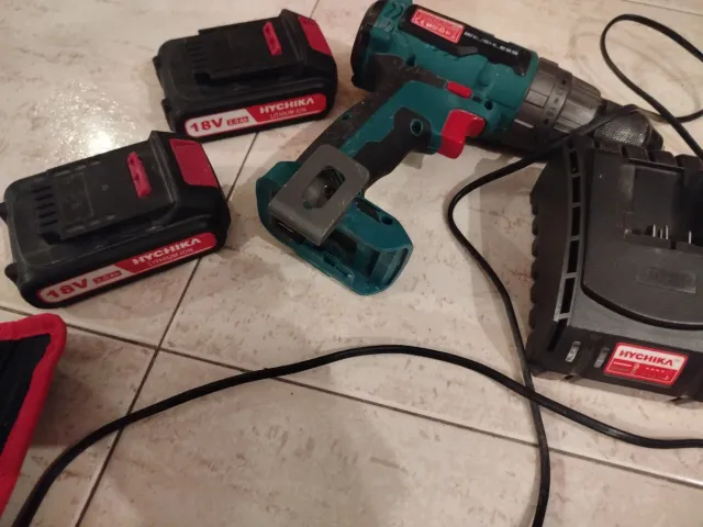 Taladro Percutor Hychika 18V +Baterías y cargador