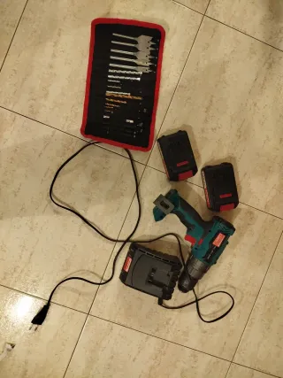 Taladro Percutor Hychika 18V +Baterías y cargador