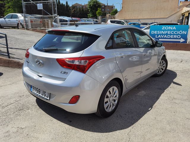 Hyundai i30 - Etiqueta C - 100cv