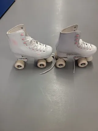 Patines de 4 ruedas blancos