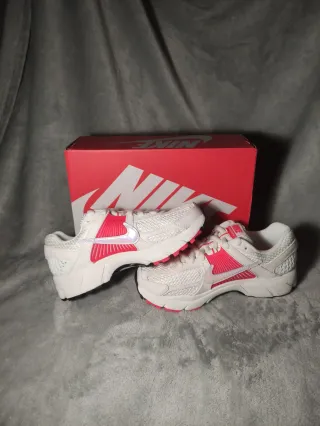 Nike Zoom Vomero 5 Sail Siren Red Talla 38