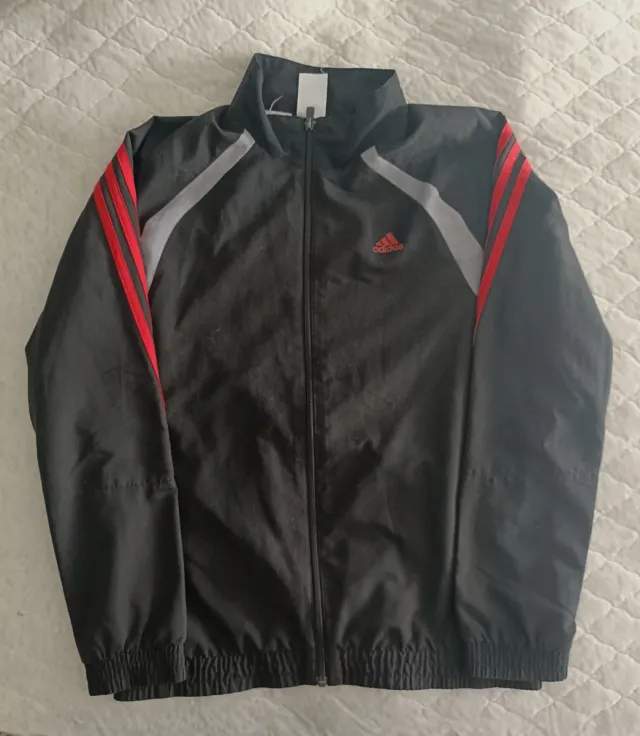 Chaqueta Adidas SST Adicolor Cl Negra Roja talla S