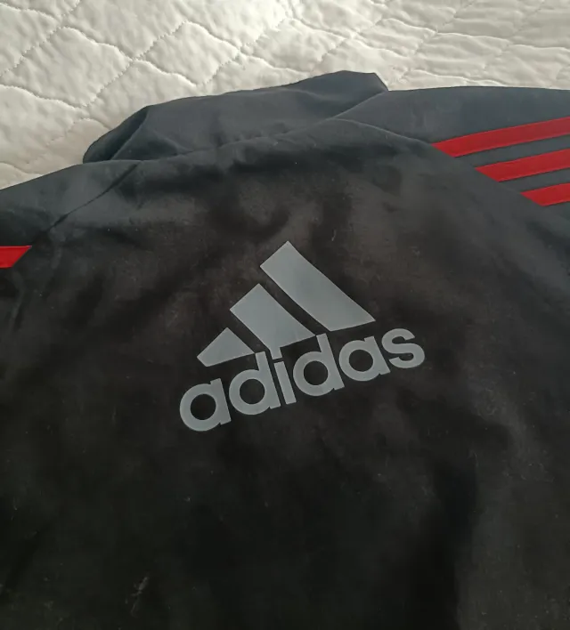 Chaqueta Adidas SST Adicolor Cl Negra Roja talla S