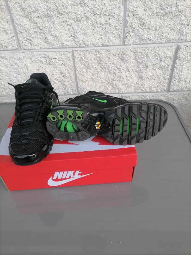 Nike TN nere e verdi