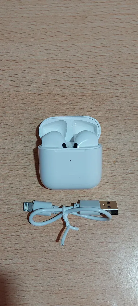 Auriculares Bluetooth Blancos Estilo AirPods.