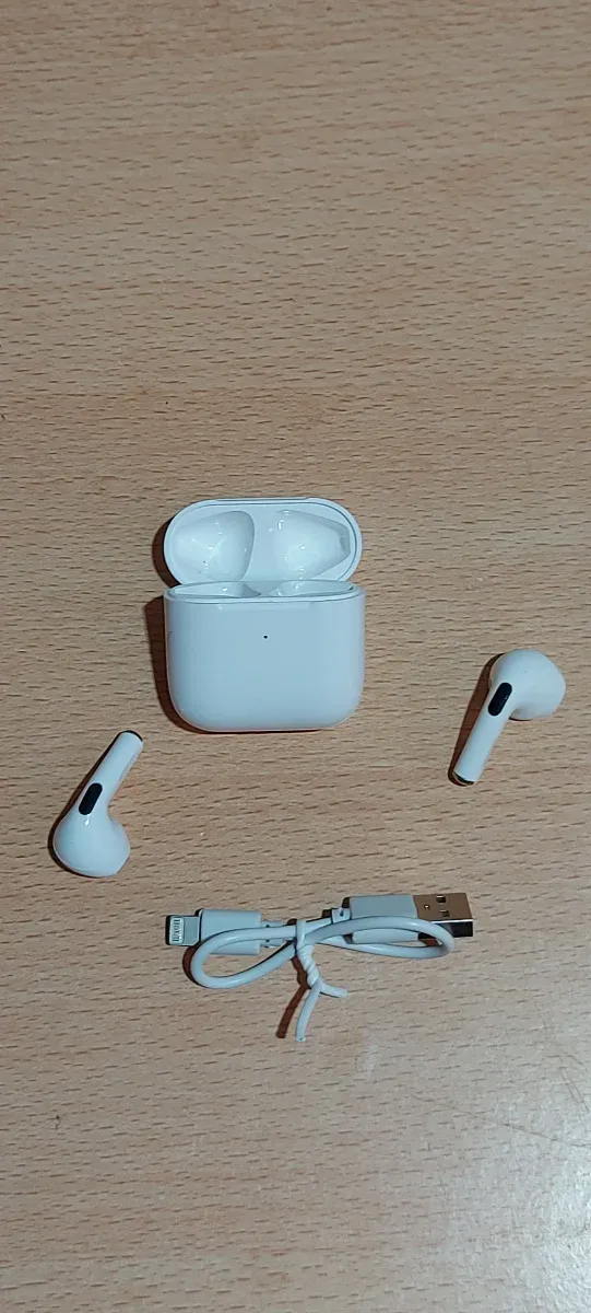 Auriculares Bluetooth Blancos Estilo AirPods.