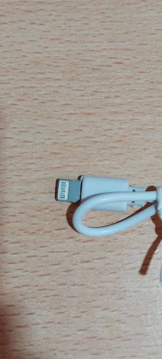 Auriculares Bluetooth Blancos Estilo AirPods.