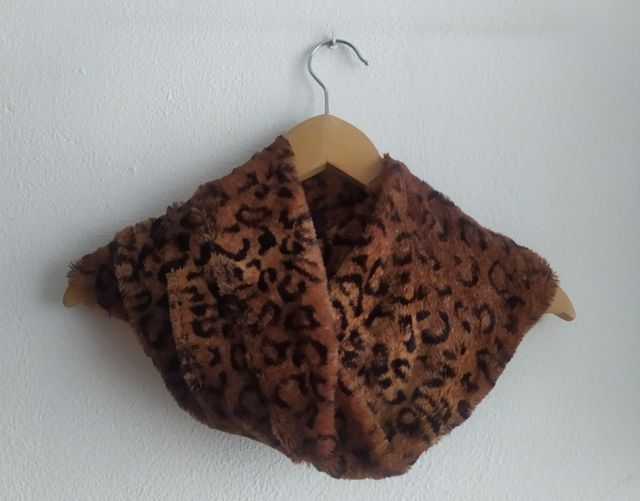Bufanda tipo cuello, estampado animal