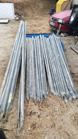 Tirantes de andamio metálicos