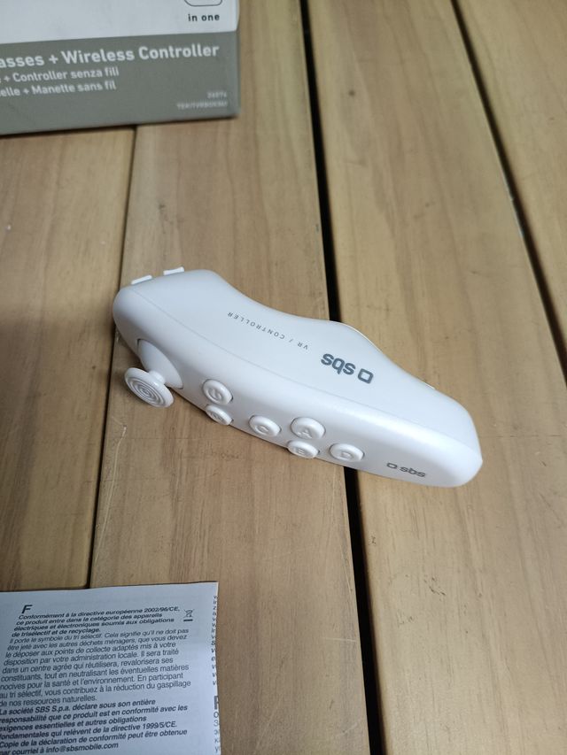 SBS – Gafas de realidad virtual y joystick para smartphones