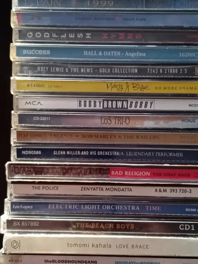 Lote 2 di 100 CD di Musica Varia