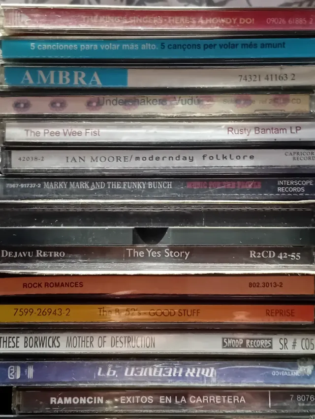 Lote 2 di 100 CD di Musica Varia