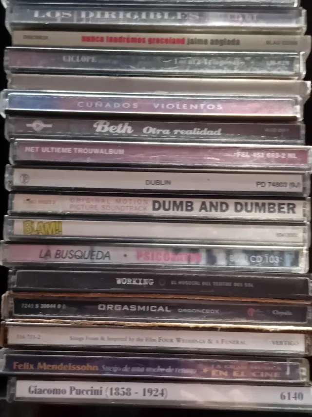 Lote 2 di 100 CD di Musica Varia