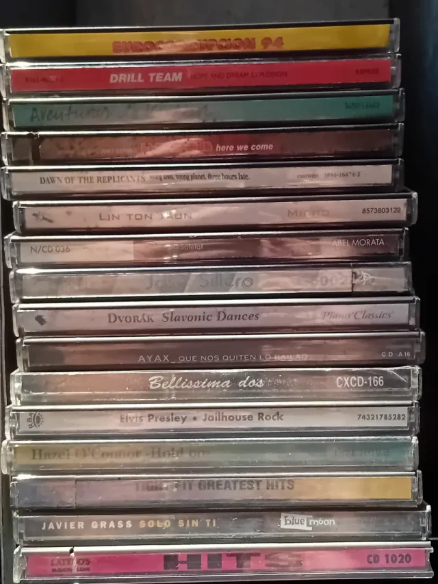 Lote 2 di 100 CD di Musica Varia