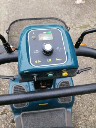 Scooter elettrica 4 ruote disabili