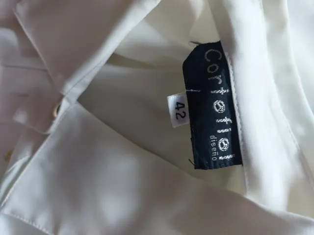 Blusa blanca elegante