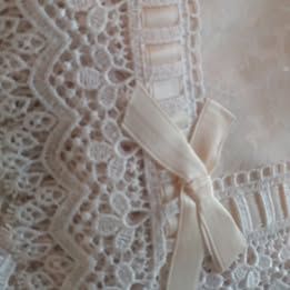 Centrini Ricamati a Mano