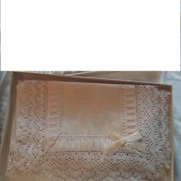 Centrini Ricamati a Mano