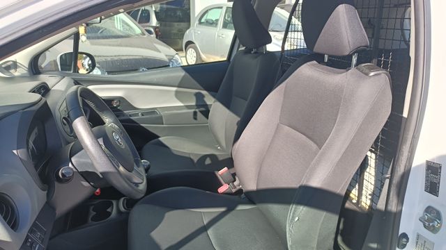 Toyota Yaris 1.4D4D - 90CV