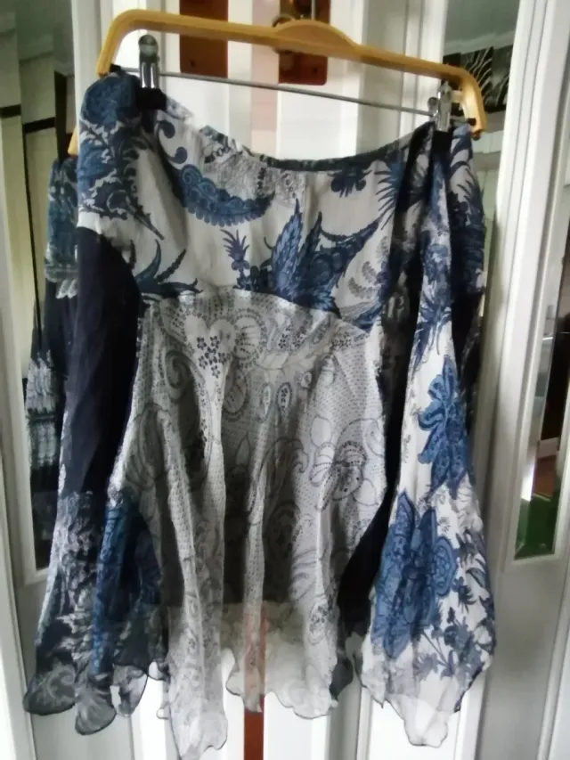 Falda gasa picos azul y blanco