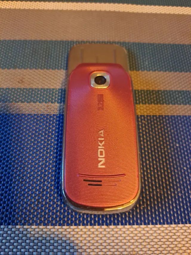 Cellulare Nokia 7230 Rosa Vintage